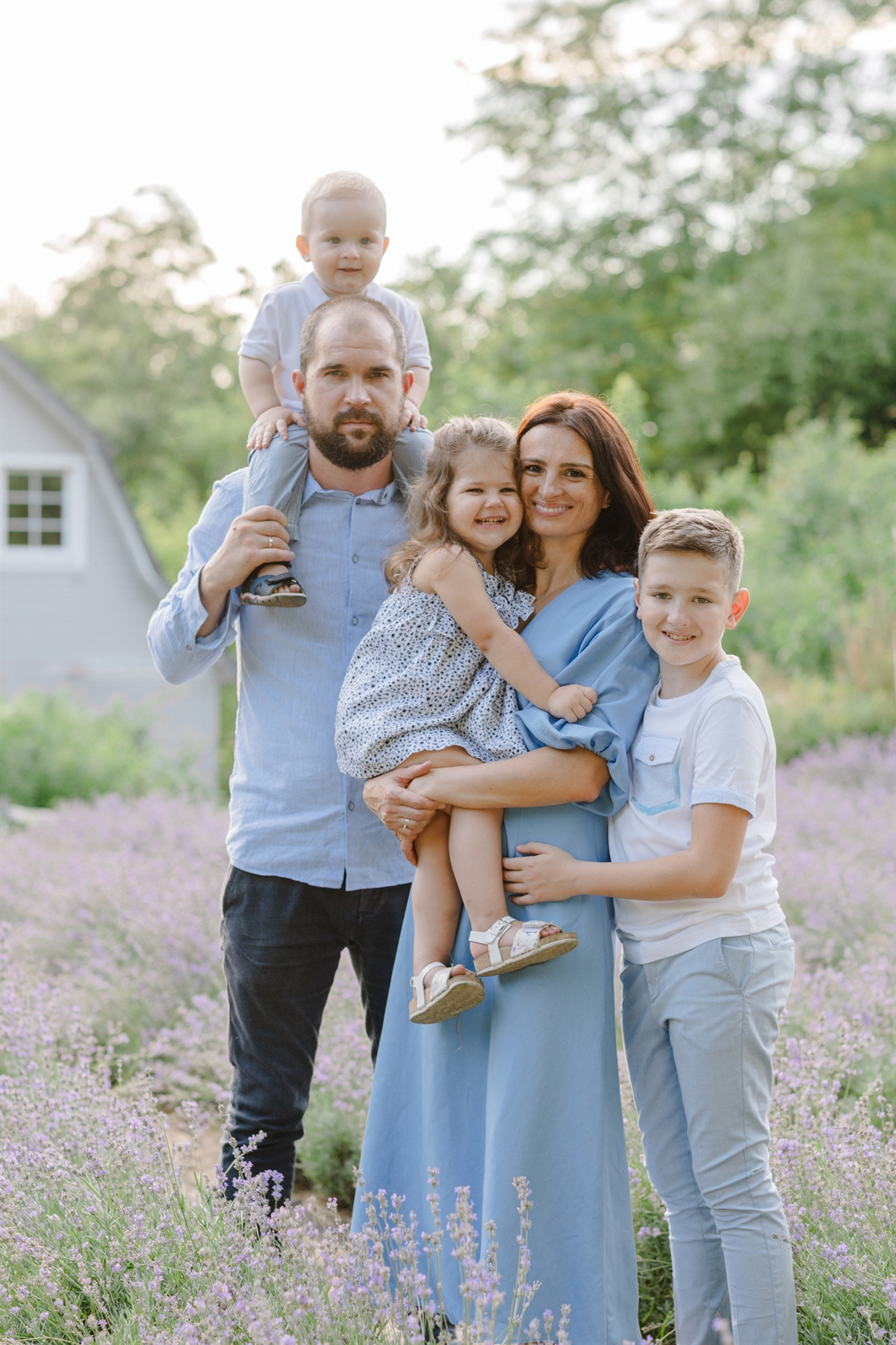 big_family_photoshoot_lavender